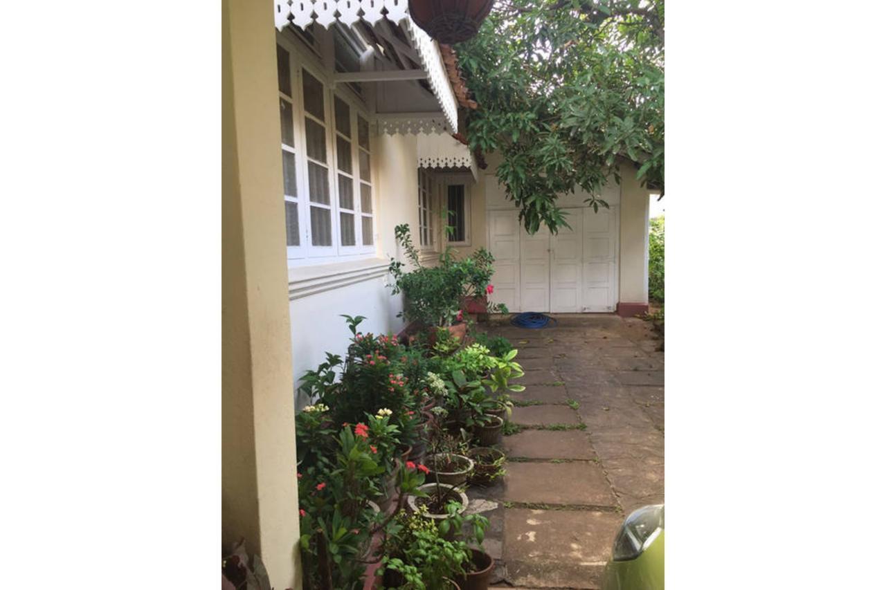 Charming Homestay By The Beach Дехивала-Маунт-Лавиния Экстерьер фото