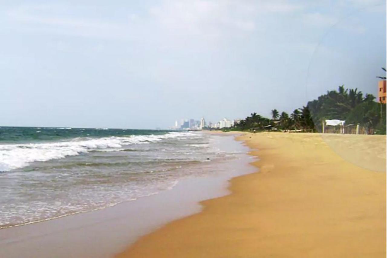 Charming Homestay By The Beach Дехивала-Маунт-Лавиния Экстерьер фото