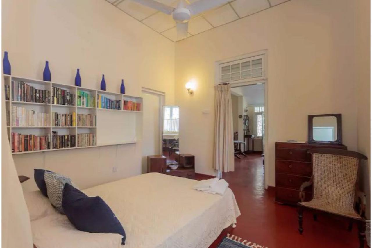 Charming Homestay By The Beach Дехивала-Маунт-Лавиния Экстерьер фото