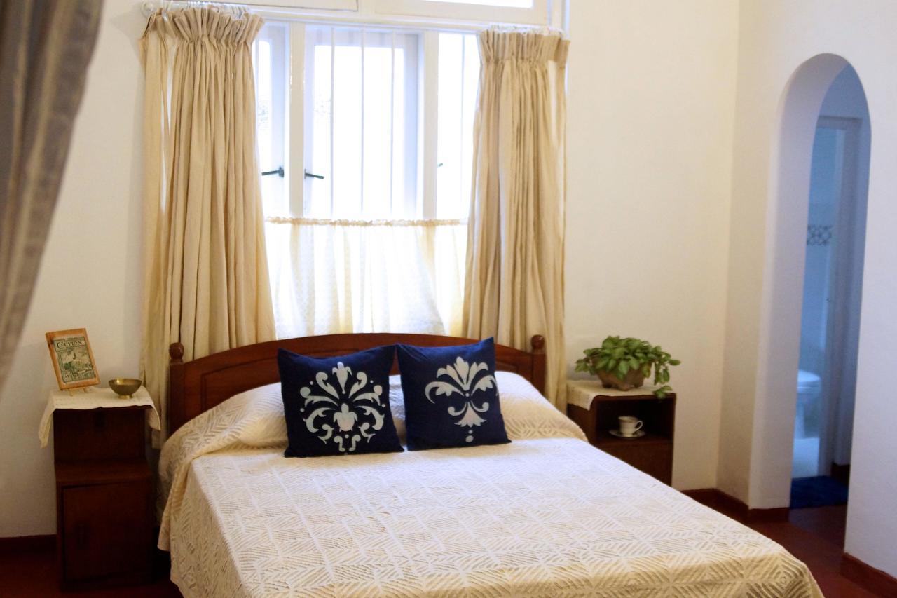 Charming Homestay By The Beach Дехивала-Маунт-Лавиния Экстерьер фото
