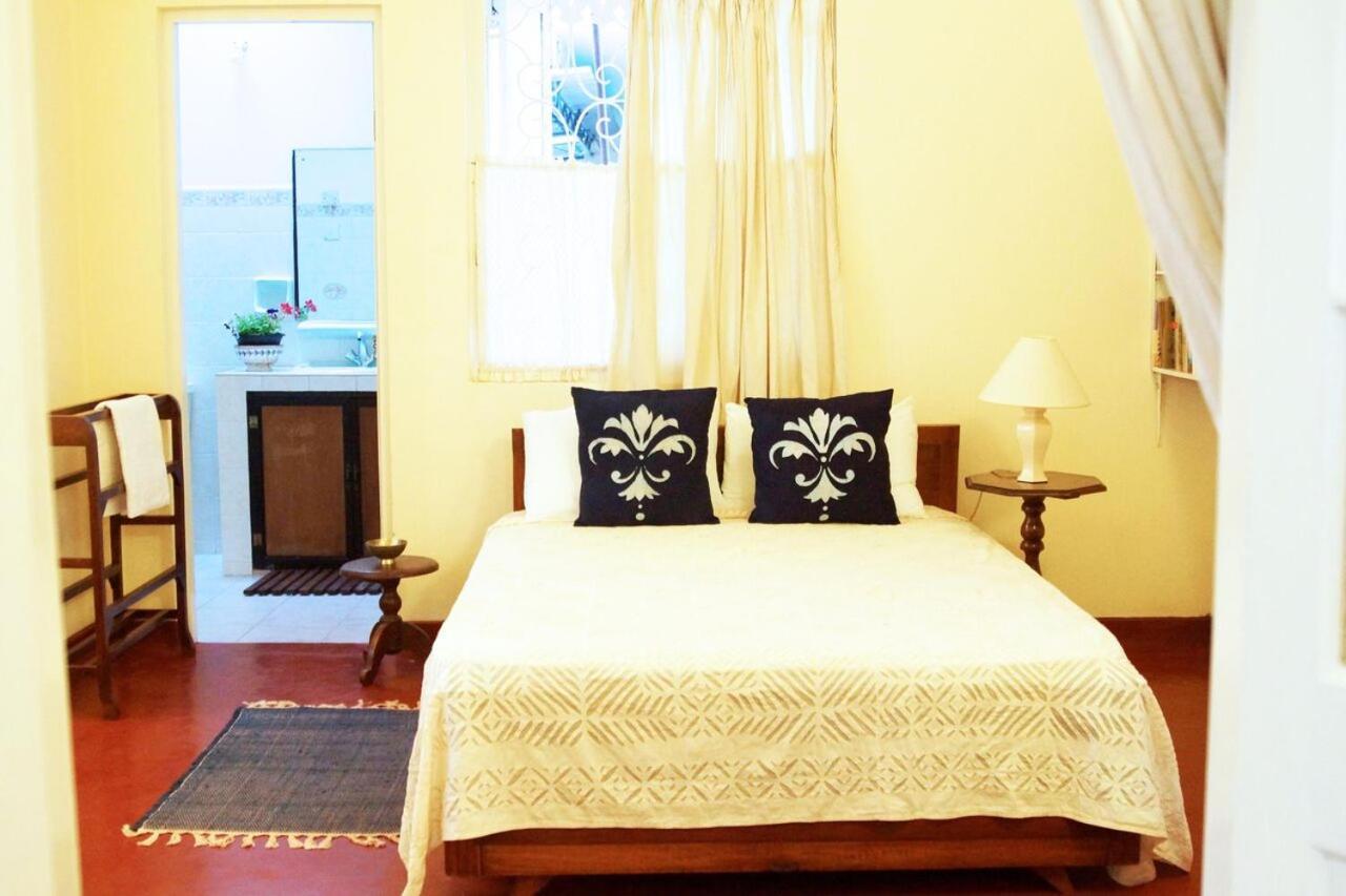 Charming Homestay By The Beach Дехивала-Маунт-Лавиния Экстерьер фото