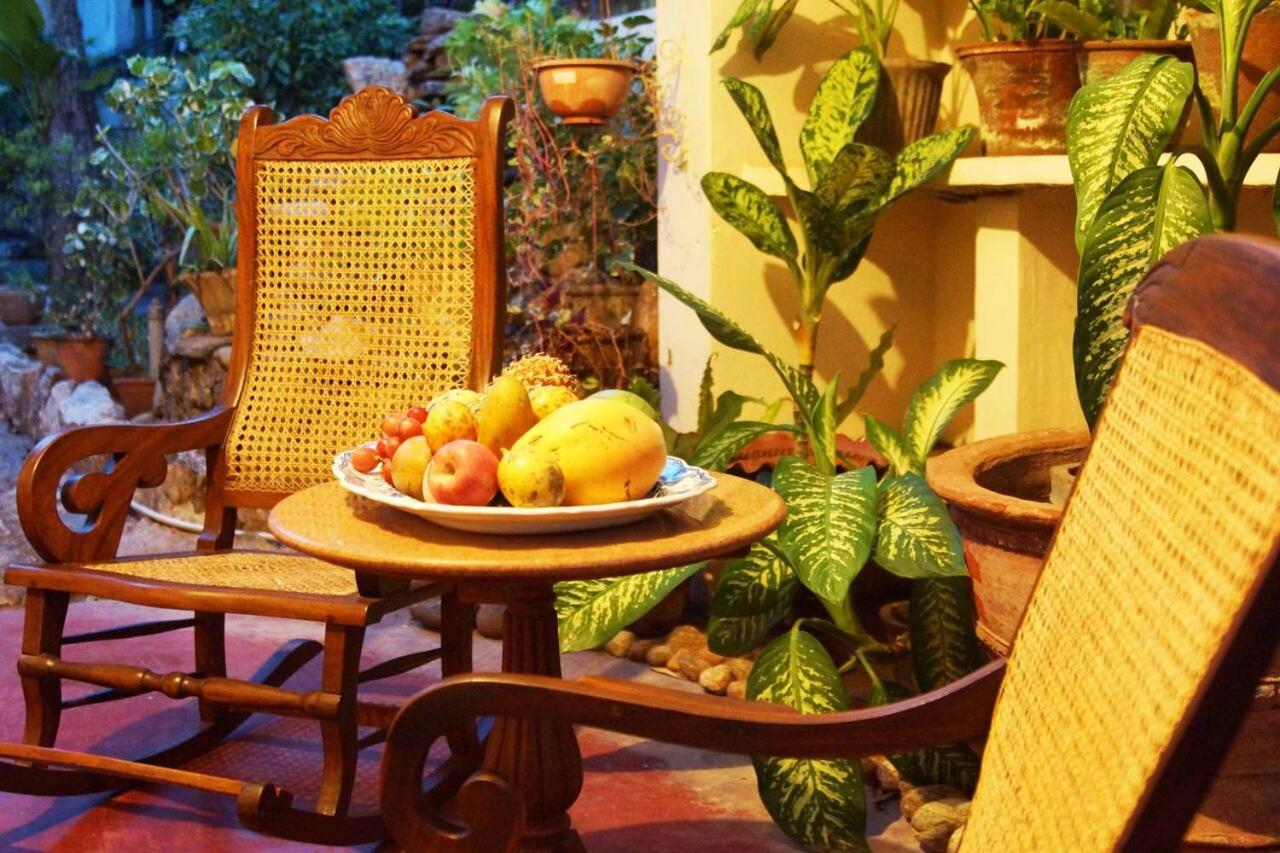 Charming Homestay By The Beach Дехивала-Маунт-Лавиния Экстерьер фото