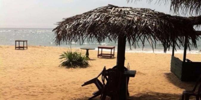 Charming Homestay By The Beach Дехивала-Маунт-Лавиния Экстерьер фото